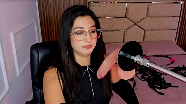 Snapshot of Gabrielakassi chatting on 11.14.25 Gabrielakassi online show from 11.14.25