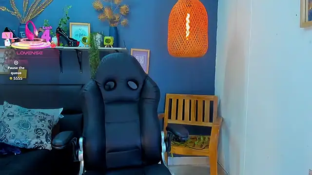 yessila parker online show from 03.03.26