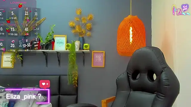 Snapshot of yessila_parker chatting on 06.16.26 yessila parker online show from 06.16.26