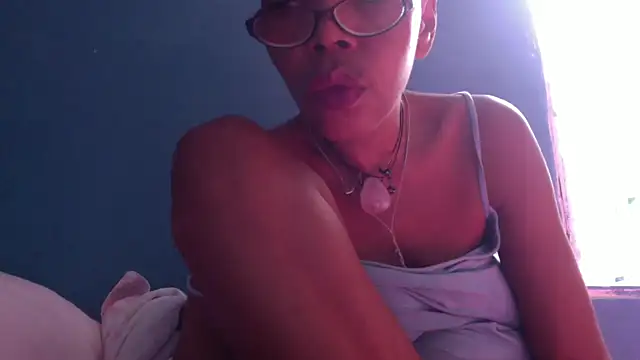 Ladyzee25 online show from 10.30.25