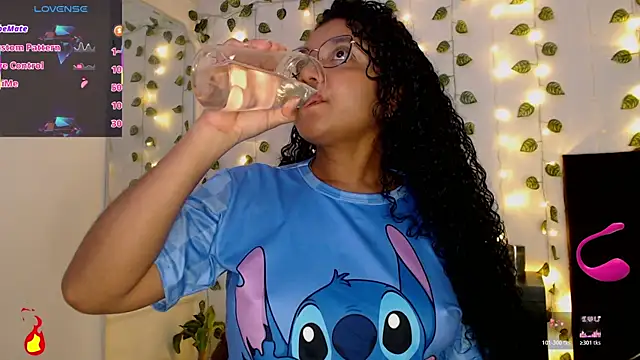 Snapshot of victtoria_cane63 chatting on 05.19.26 victtoria cane63 online show from 05.19.26