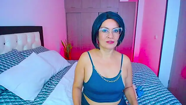 CarolinneFiotti online show from 10.02.25