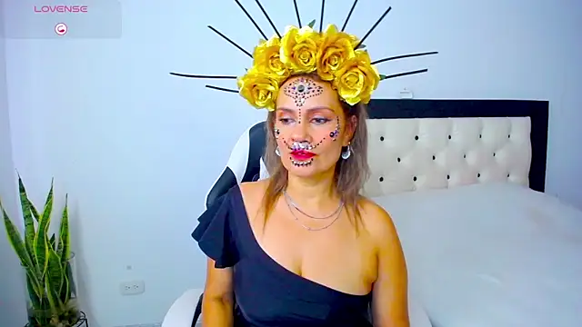 CarolinneFiotti online show from 10.31.25