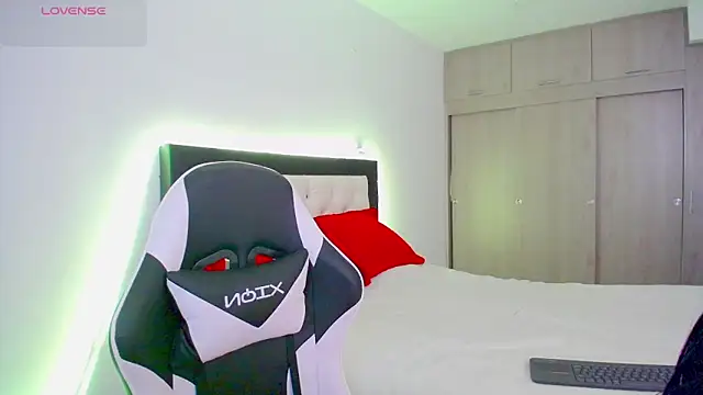 CarolinneFiotti online show from 11.19.25