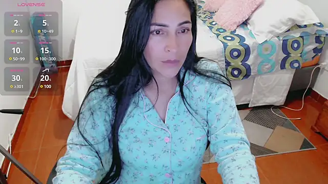 Snapshot of luna_lgomez_ chatting on 03.15.25 luna lgomez online show from 03.15.25