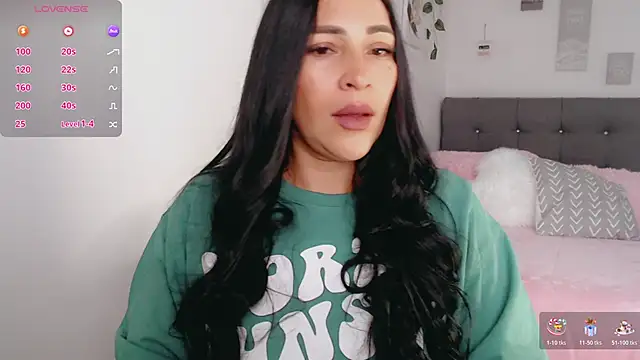 luna lgomez  online show from 02.19.26