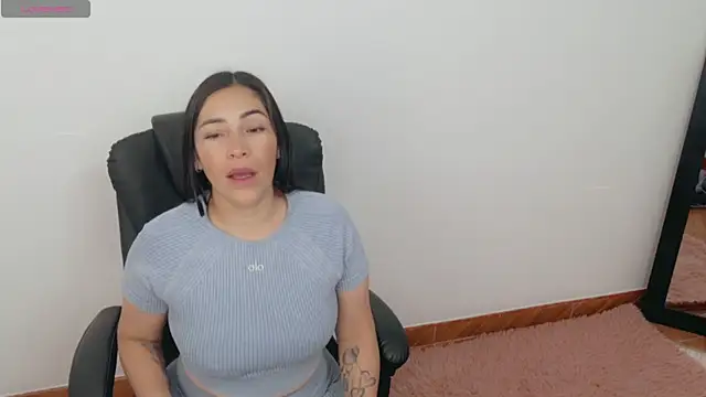 luna lgomez  online show from 07.16.26