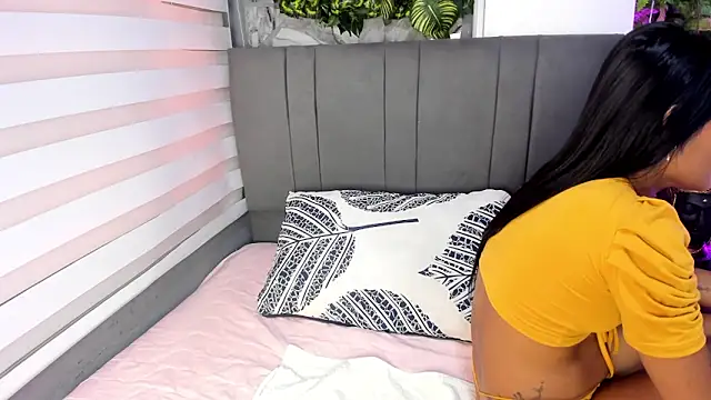 Fernanda liie  online show from 12.21.25