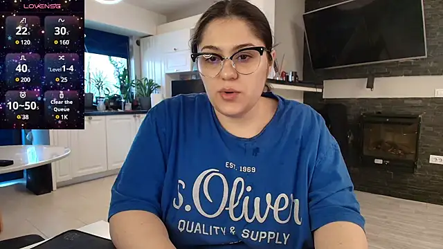 Snapshot of Layla- chatting on 02.07.25 Layla- online show from 02.07.25