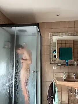 Snapshot of xy_monkeyBigCock chatting on 10.24.25 xy monkeyBigCock online show from 10.24.25