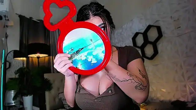 Snapshot of claraakhasova chatting on 10.02.25 claraakhasova online show from 10.02.25