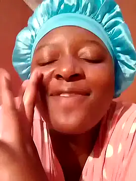 Snapshot of sexyhips2001 chatting on 10.25.25 sexyhips2001 online show from 10.25.25