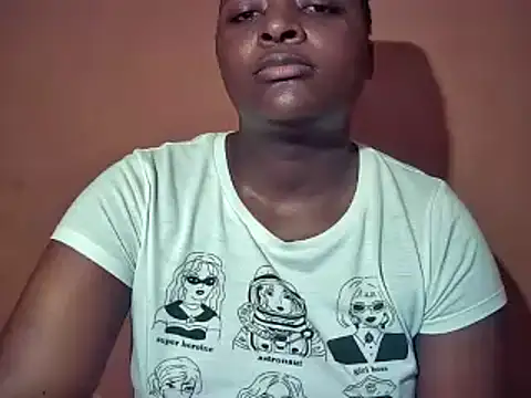 Snapshot of sexyhips2001 chatting on 11.13.25 sexyhips2001 online show from 11.13.25