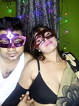 Snapshot of Exotic_couple_38 chatting on 11.01.25 Exotic couple 38 online show from 11.01.25