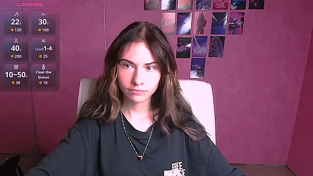 Snapshot of Fiona_Night chatting on 06.18.26 Fiona Night online show from 06.18.26