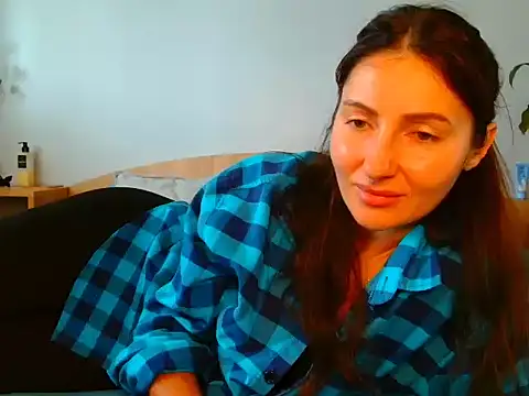 Snapshot of Irina9793 chatting on 10.14.25 Irina9793 online show from 10.14.25