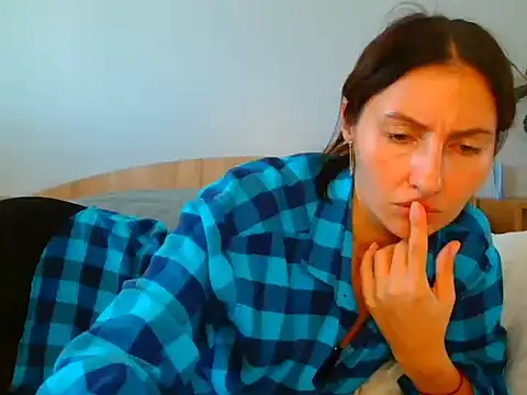 Snapshot of Irina9793 chatting on 10.16.25 Irina9793 online show from 10.16.25