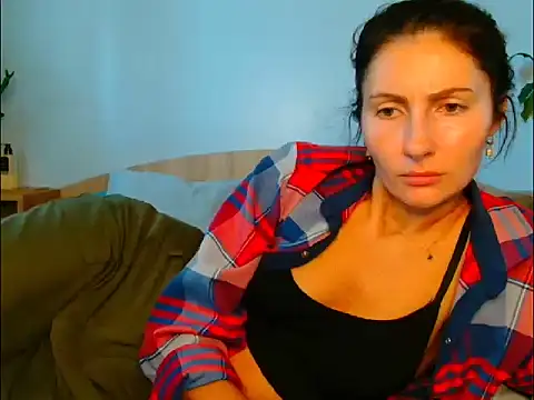 Snapshot of Irina9793 chatting on 10.23.25 Irina9793 online show from 10.23.25