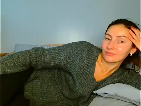 Snapshot of Irina9793 chatting on 11.18.25 Irina9793 online show from 11.18.25