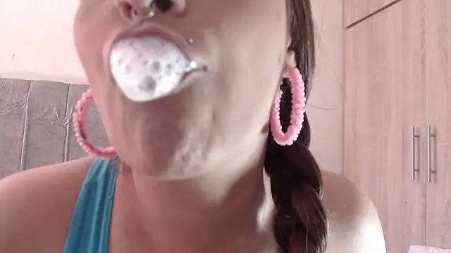 Snapshot of nicollewayne10 chatting on 04.24.26 nicollewayne10 online show from 04.24.26