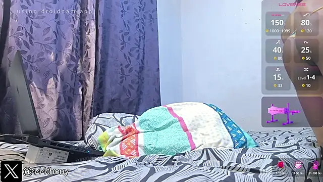 Snapshot of Thony444 chatting on 10.19.25 Thony444 online show from 10.19.25