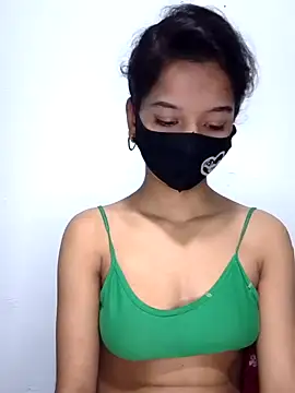 Snapshot of Orna-1 chatting on 03.14.25 Orna-1 online show from 03.14.25