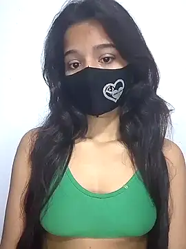 Snapshot of Orna-1 chatting on 03.19.25 Orna-1 online show from 03.19.25