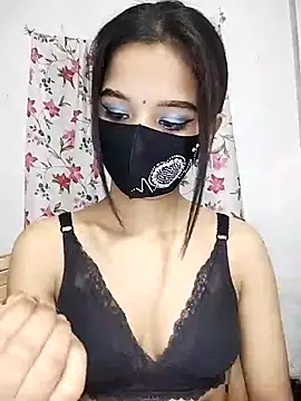 Snapshot of Orna-1 chatting on 09.19.25 Orna-1 online show from 09.19.25