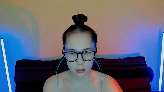 LilKittens online show from 03.13.25