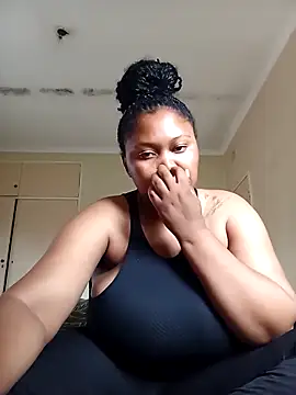 Snapshot of JuicyMilkyTizzy chatting on 10.20.25 JuicyMilkyTizzy online show from 10.20.25