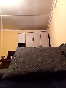 Snapshot of JuicyMilkyTizzy chatting on 11.02.25 JuicyMilkyTizzy online show from 11.02.25