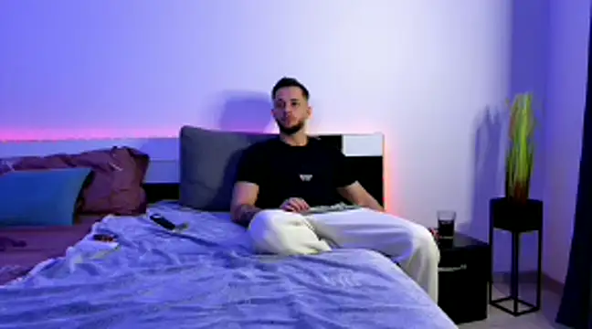 Snapshot of nicholasX1 chatting on 03.12.25 nicholasX1 online show from 03.12.25