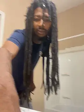 Snapshot of datlongone chatting on 11.08.25 datlongone online show from 11.08.25