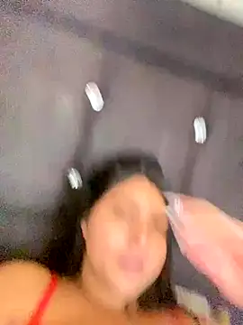 Snapshot of mayteziinhaa chatting on 10.28.25 mayteziinhaa online show from 10.28.25