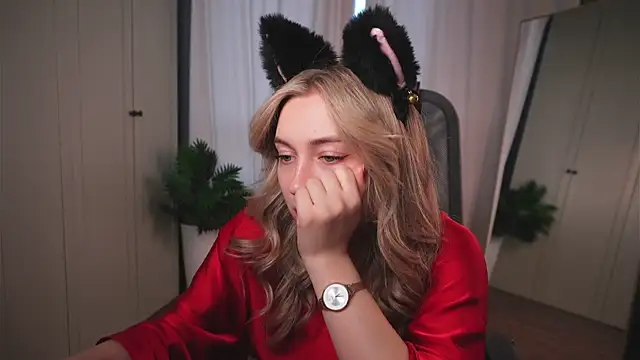 christie luv online show from 11.04.25