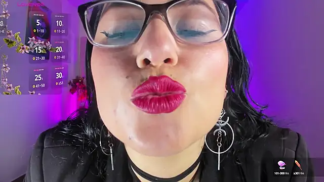 Snapshot of tamara_rouse1 chatting on 10.04.25 tamara rouse1 online show from 10.04.25