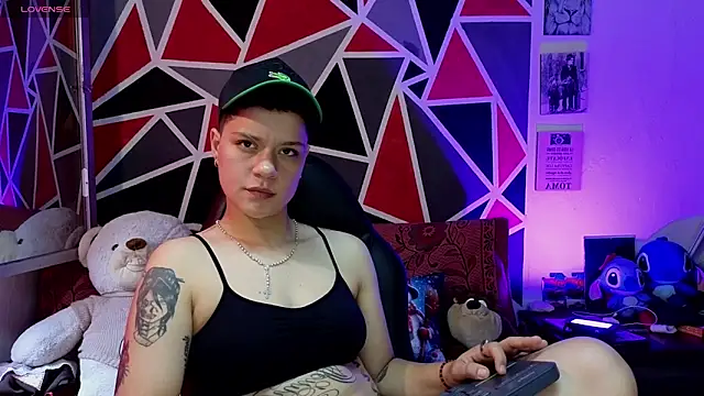 demimoore222 online show from 12.18.25