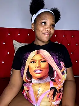 Snapshot of Beyoncex05 chatting on 11.09.25 Beyoncex05 online show from 11.09.25