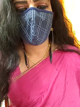 Snapshot of ashmitha chatting on 10.15.25 ashmitha online show from 10.15.25