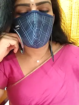 Snapshot of ashmitha chatting on 10.27.25 ashmitha online show from 10.27.25