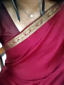 Snapshot of ashmitha chatting on 10.28.25 ashmitha online show from 10.28.25