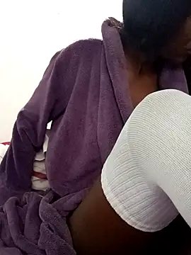 Missvixen81 online show from 10.31.25