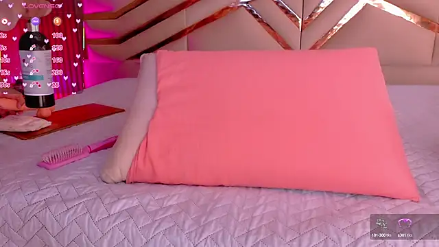 playfulcurvy online show from 10.03.25