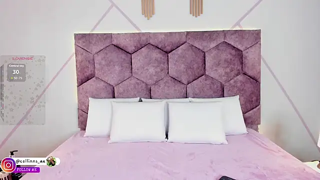 aurora collinss  online show from 10.09.25