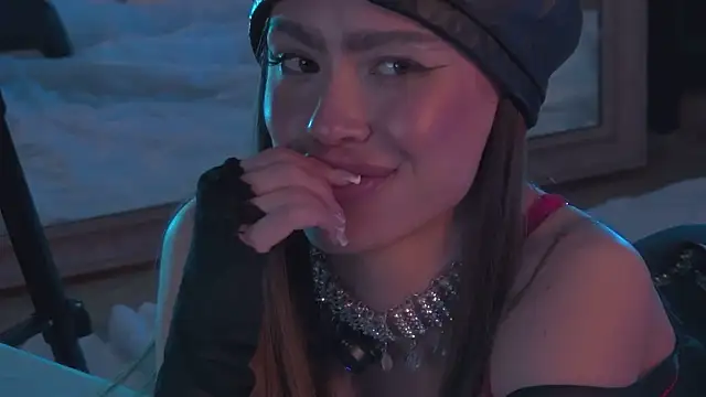 Snapshot of Amanda_River chatting on 11.12.25 Amanda River online show from 11.12.25