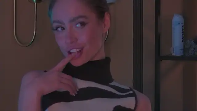 Snapshot of Amanda_River chatting on 11.13.25 Amanda River online show from 11.13.25