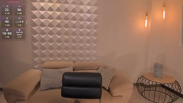 Snapshot of MaddisonCollins chatting on 10.10.25 MaddisonCollins online show from 10.10.25