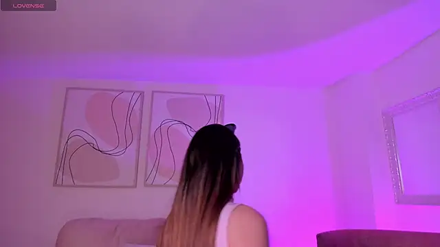 Snapshot of MaddisonCollins chatting on 10.23.25 MaddisonCollins online show from 10.23.25