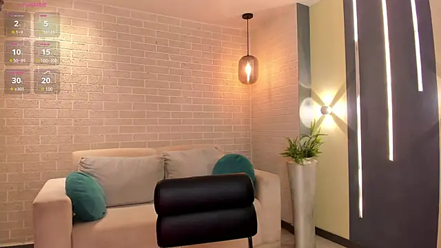 Snapshot of MaddisonCollins chatting on 10.31.25 MaddisonCollins online show from 10.31.25