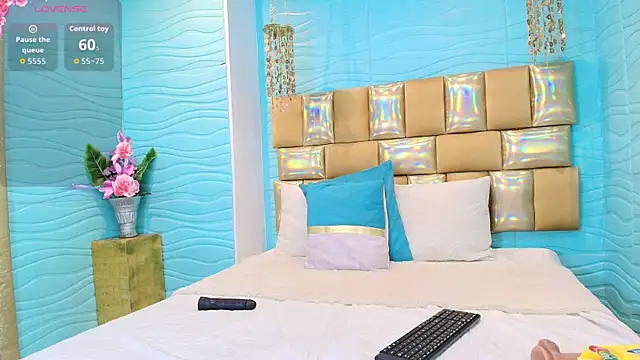 Mia Montess online show from 10.15.25